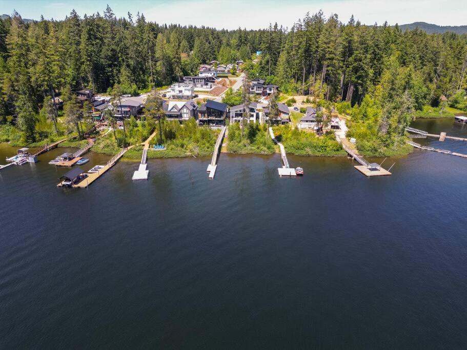 Kelly'S Sunset Lake Retreat Shawnigan Lake Eksteriør bilde